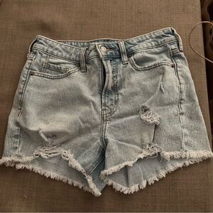 Old Navy High-Waisted OG Straight Ripped Jean Shorts, size 6
